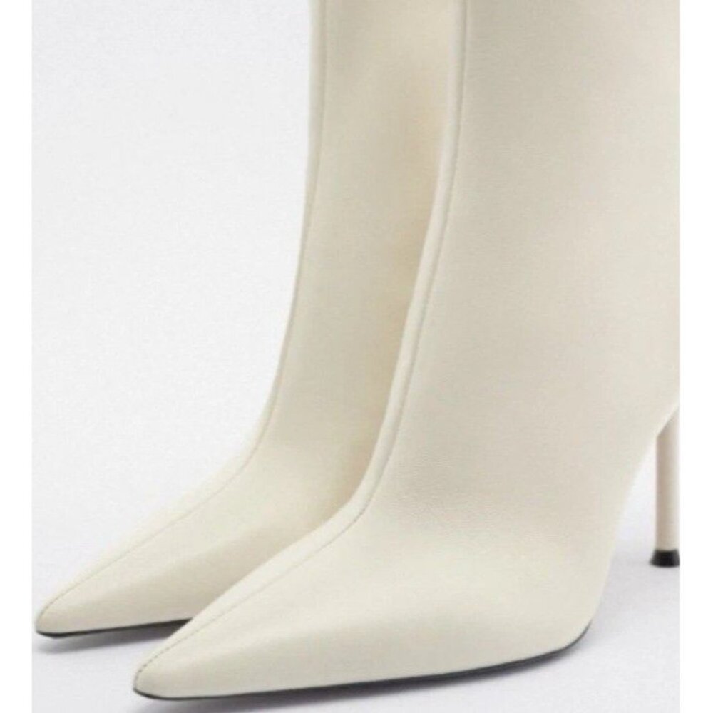 Zara Cream Ankle Boots 38 7.5 Zip Ivory Heel 3.5" Chic Minimal Luxe Street FLAW - Picture 1 of 16